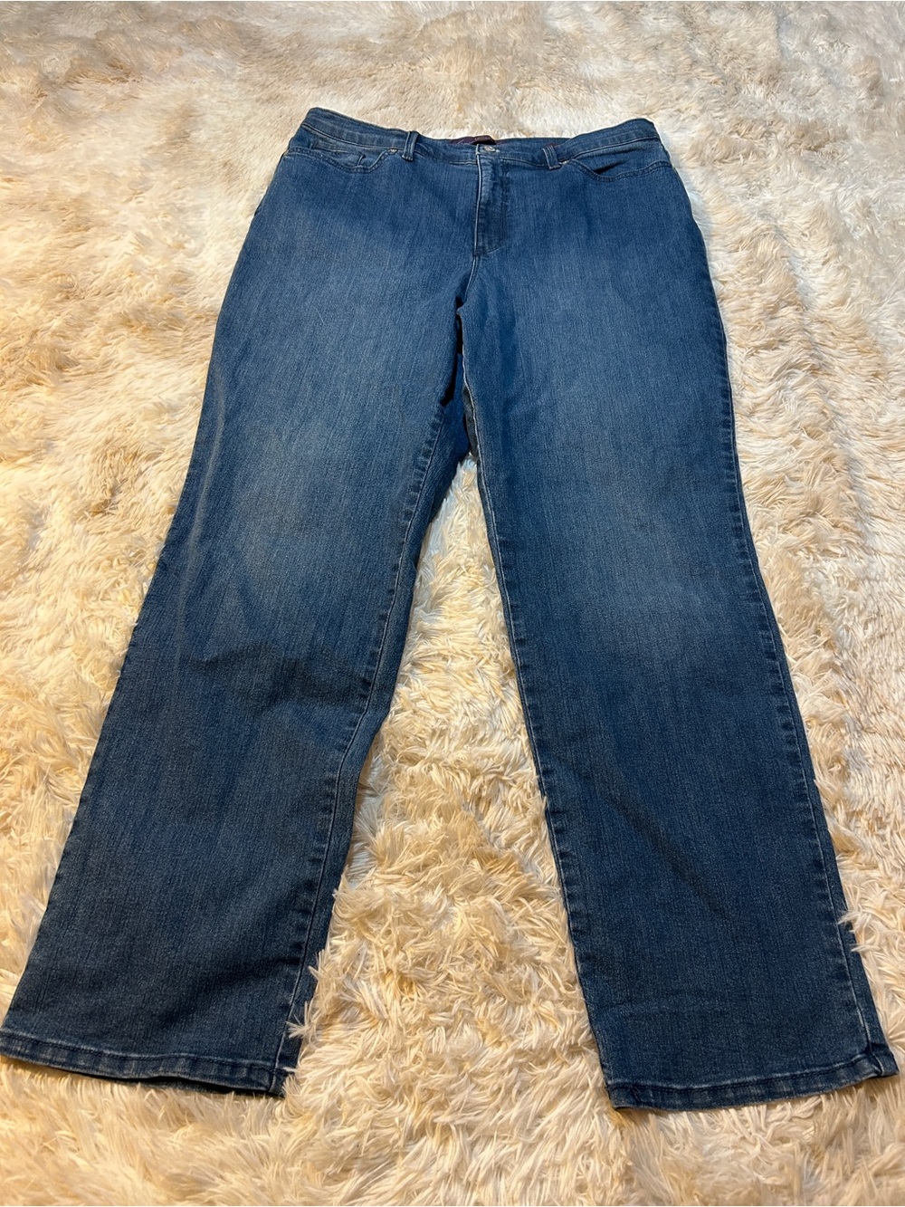 Gloria Vanderbilt Classic Straight-Leg Jeans in Deep Blue Denim